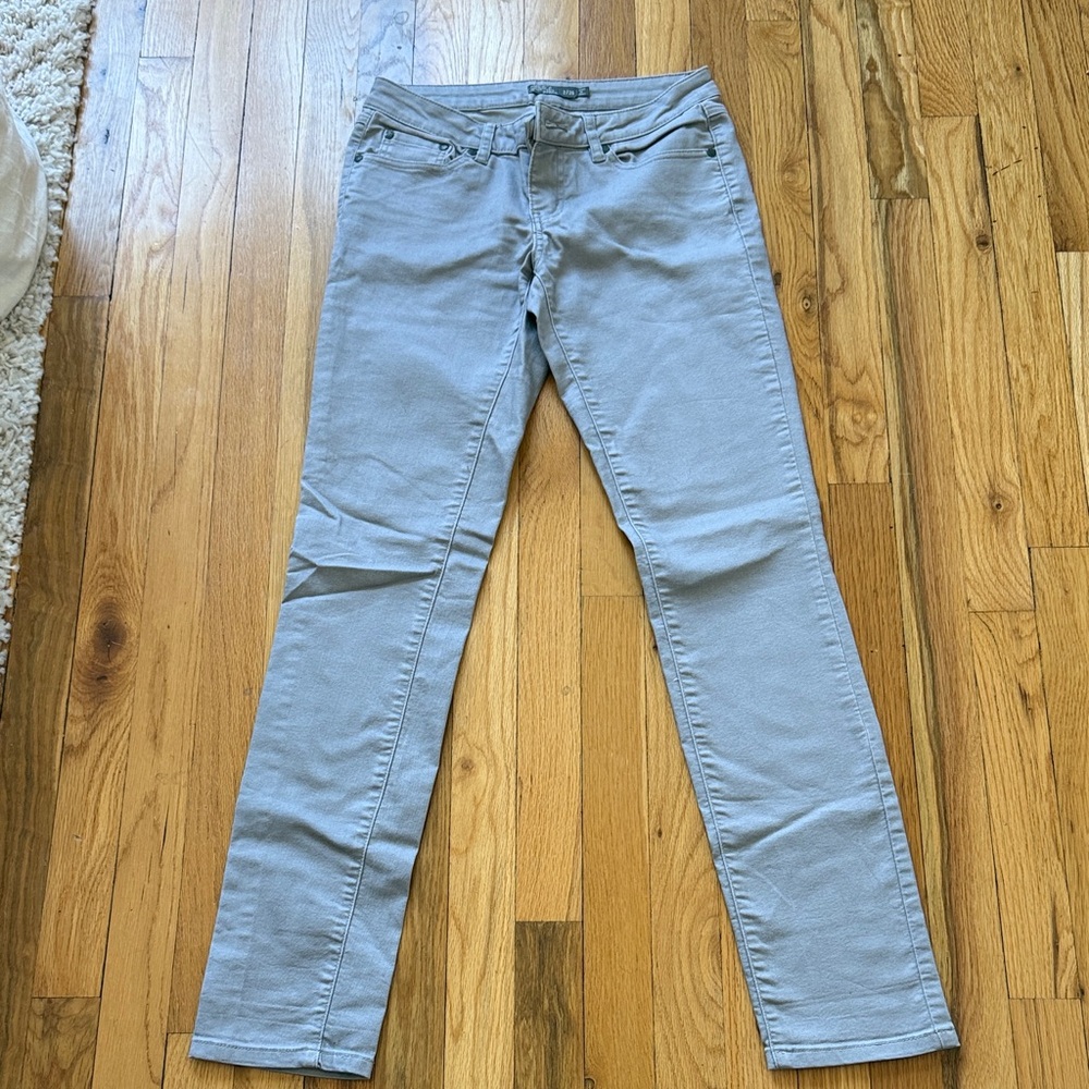 Like New!  Prana Light Gray Straight-Leg Jeans size 26